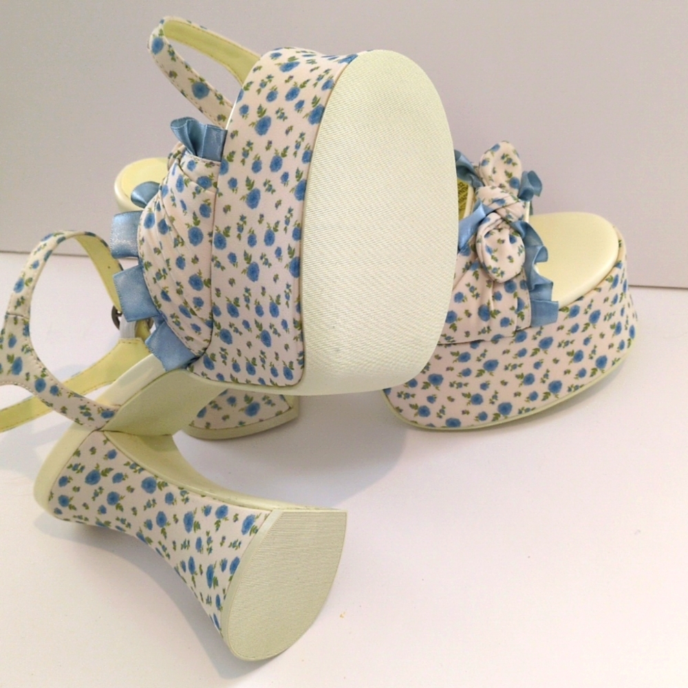 Southern Sworn Platform Sandals - Picture 4 of 12